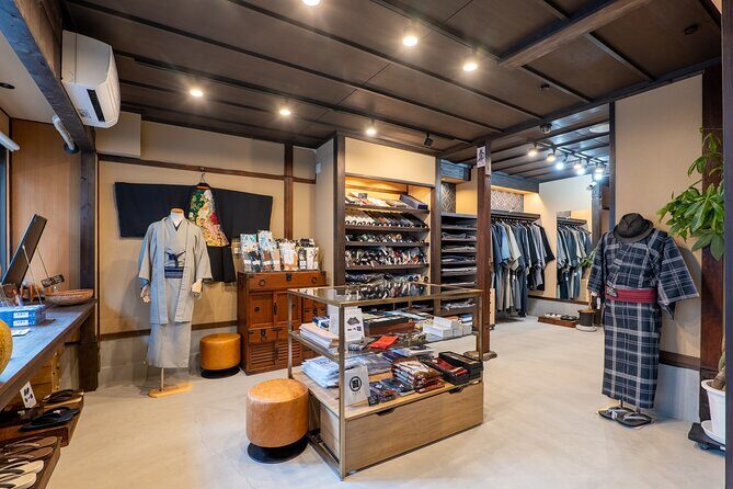 Men's Kimono Lesson and Shopping in Kyoto - Why This Tour Is Worth Considering