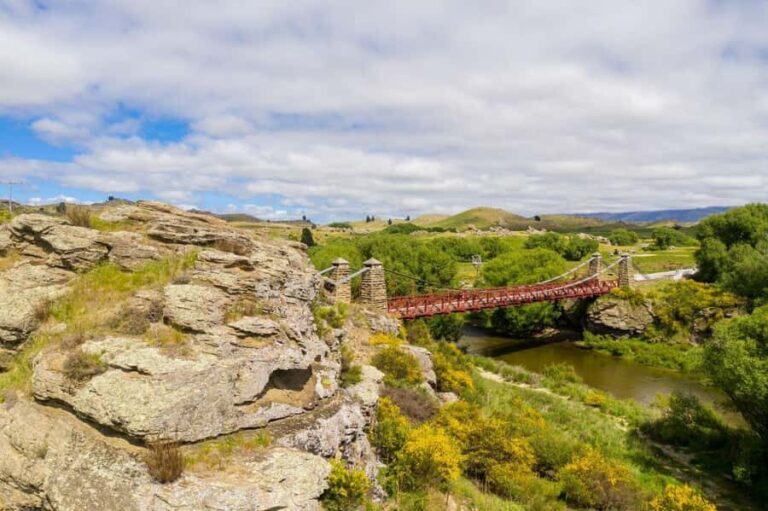 Middlemarch to Queenstown Small Group Tour (One-Way) - The Scenic Journey Begins in Middlemarch