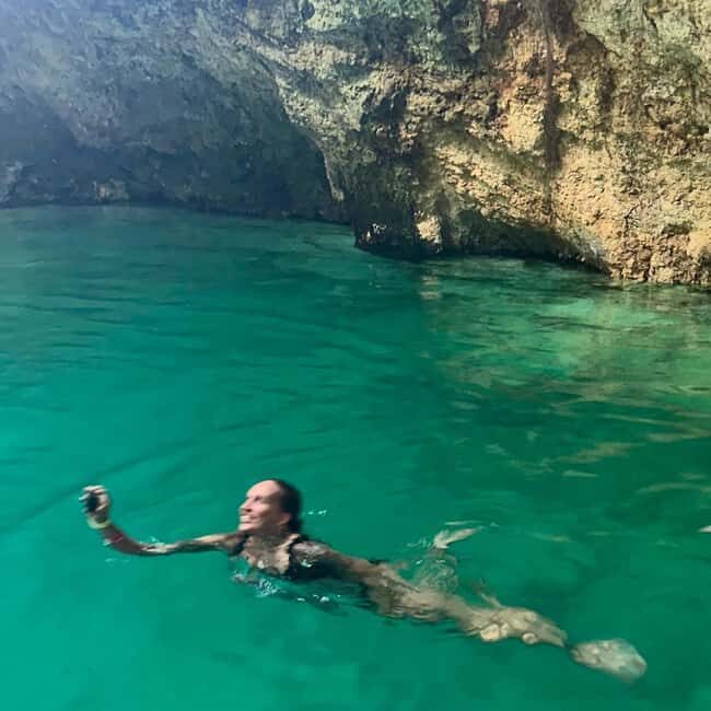 Mineral Spring, Herb Farm, Seven Mile Beach and Ricks Cafe - Practical Details and Value