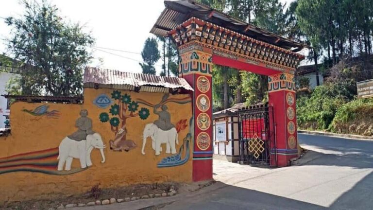 Mongar Highland Monasteries & Dzong Trail 7 Days / 6 Nights - Transportation and Group Dynamics