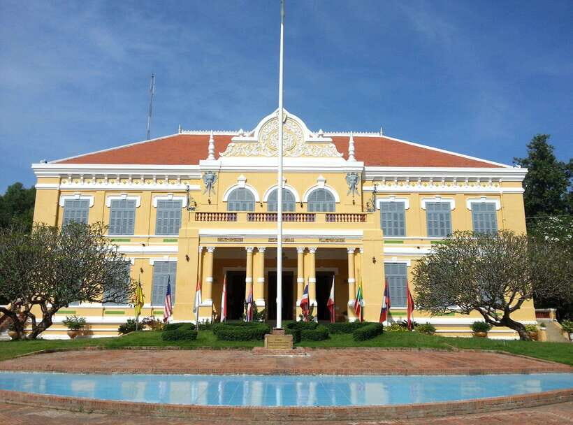 Morning Tuk tuk: City, Handicrafts, Killing field, Temples - Why This Tour Works Well