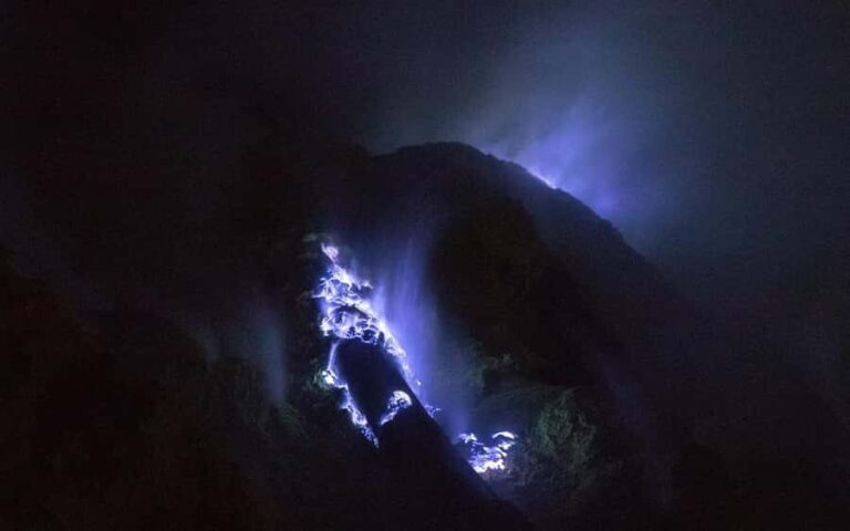 Mount Ijen Overnight Adventure: Start from Banyuwangi - What makes this tour stand out?