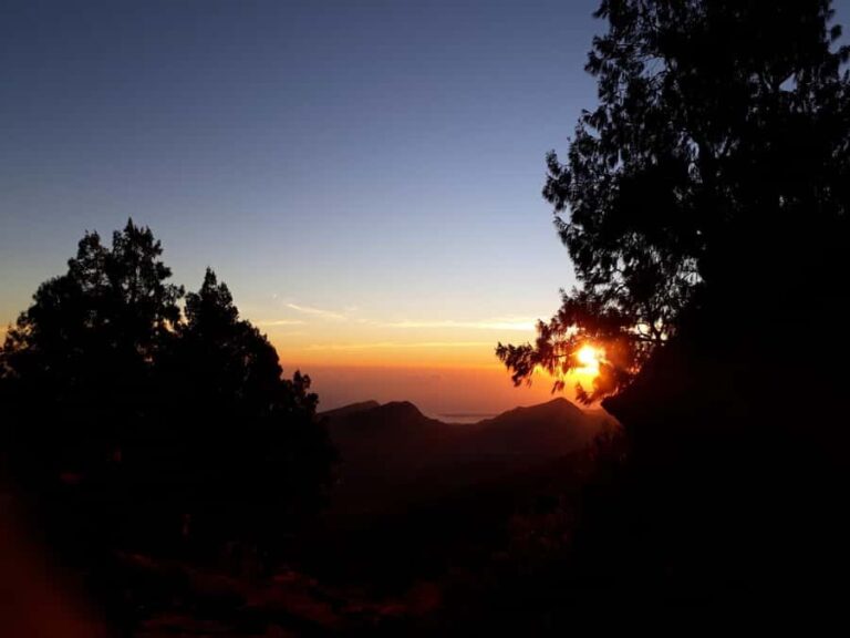 Mount Rinjani Trekking 3D/2N Lake,Host Spring Full Experiece - Who Should Consider This Trek?