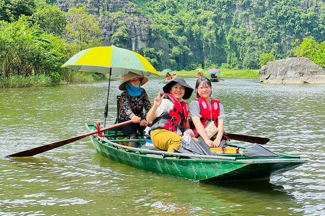 Mua Cave, Tam Coc and Hoa Lu: Cycling and Group of 11 Paxs - Hoa Lu: Ancient Capital and Historical Insights
