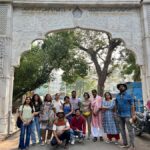 Mumbai: Heritage Walking Tour with local snacks - Exploring Malabar Hill: Spiritual and Scenic Beauty