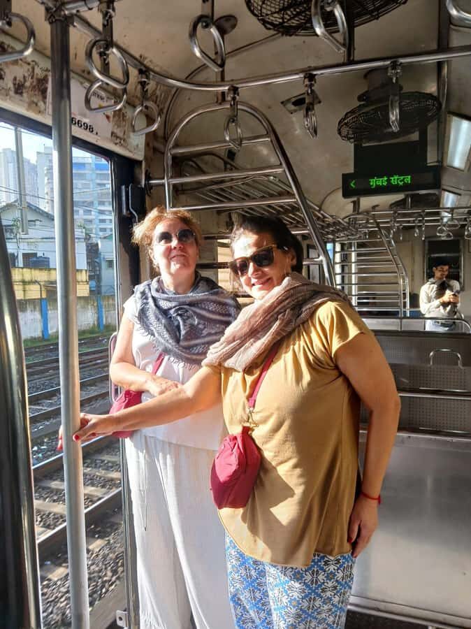 Mumbai Morning Tour Train Ride, Market & Hidden Local Spots - Detailed Breakdown of the Itinerary