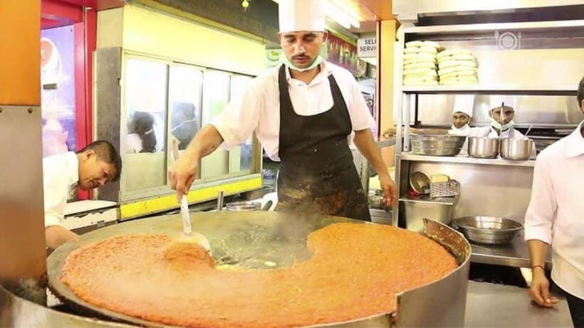 Mumbai Street Food & Beach Tour with 10+ Tastings - An In-Depth Look at the Mumbai Street Food & Beach Tour