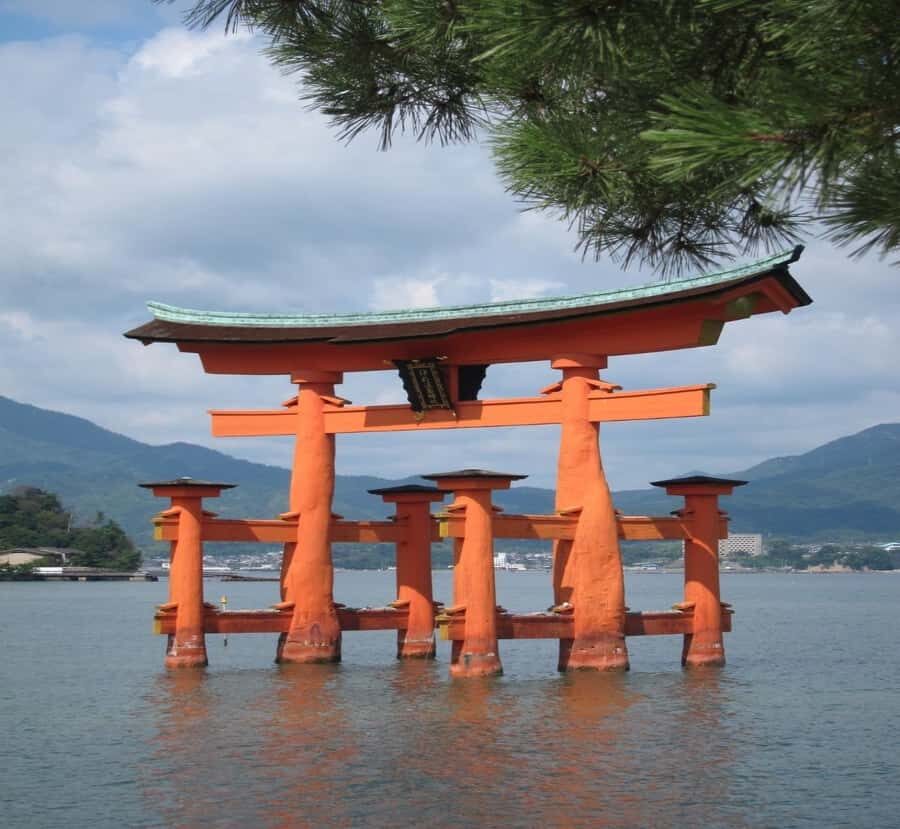 Nagano: Hiroshima Peace Park, Castle & City Tour - How This Tour Compares in Value