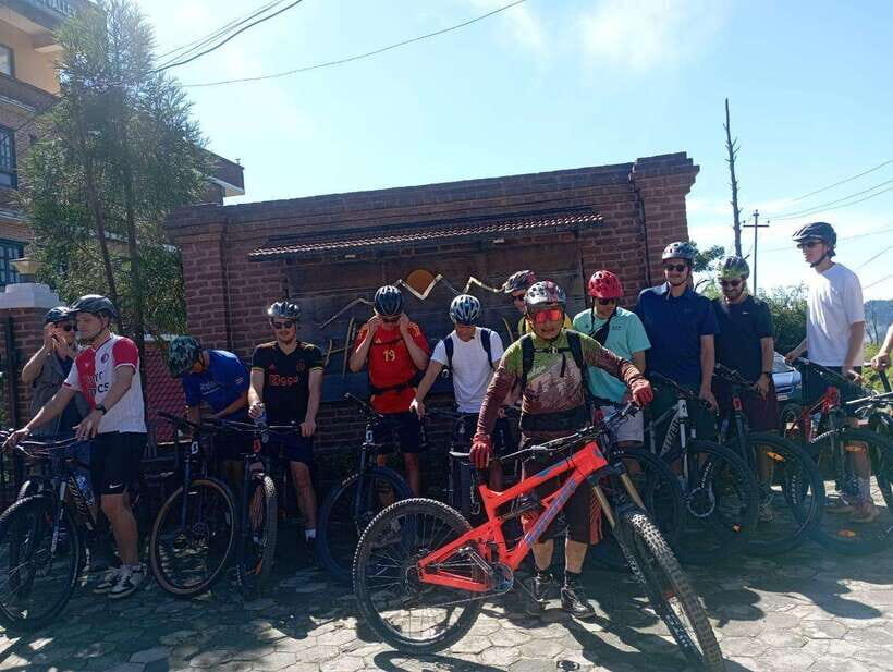 Nagarkot: 3-Day Mountain Bike Tour with Accommodation - Day 1: Sundarijal to Chisapani