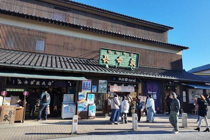 Narita and Tokyo Tour with Free Airport Pick-up - What Travelers Can Expect: Transportation, Timing, and Group Size