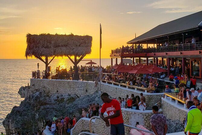 Negril 7 Mile Beach and Rick's Cafe Tour From Montego Bay Jamaica - The Transport & Timing Experience