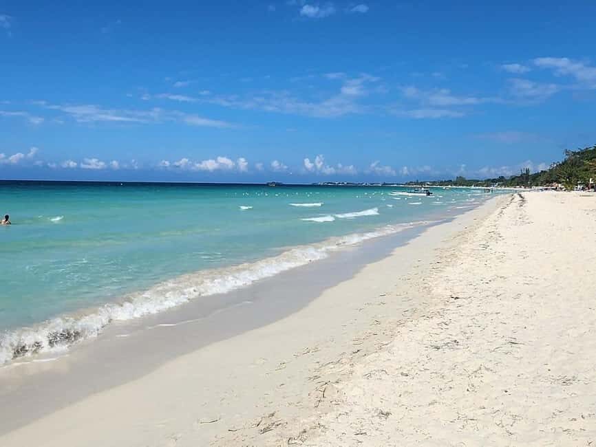Negril: Seven Mile Beach, Craft Market, and Ricks Café Tour - What Makes This Tour Stand Out?  