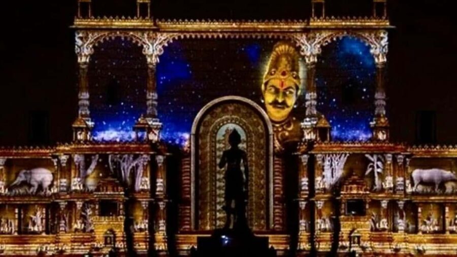 New Delhi: Akshardham Temple Private Evening Tour light show - What to Expect and Practical Tips