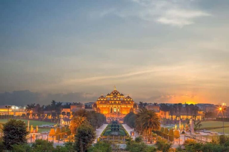 New Delhi: Akshardham Temple Tour with Water and Light Show - Who Will Love This Tour?