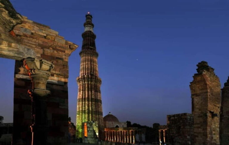 New Delhi: Qutub Minar Light & Sound Show with Dinner - Discovering the Experience: A Deep Dive