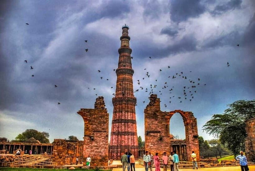 New Delhi: Qutub Minar Light & Sound Show with Dinner - Dinner: Local Flavors or Street Food?