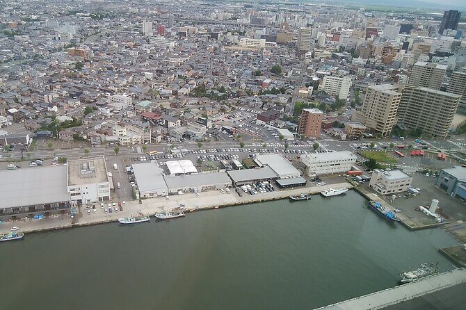 Niigata: Japanese Seafood Culture & Local Market Walk - Visiting Bandai-jima Fish Market