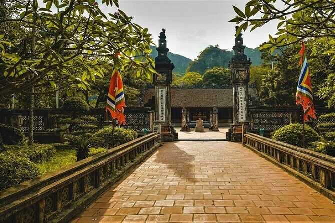 Ninh Binh: Hoa Lu, Trang An/Tam Coc and Mua Caves Hiking Day Trip - Authentic Experiences That Add Value