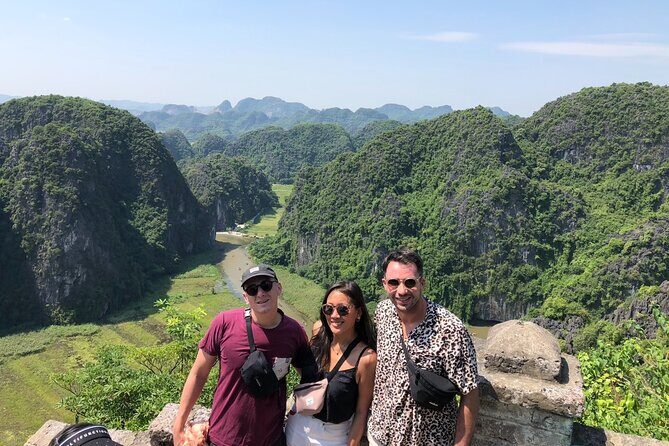 Ninh Binh Small Group of 11 Guided Tour Mua Cave Tam Coc Hoa Lu - Who Should Consider This Tour?