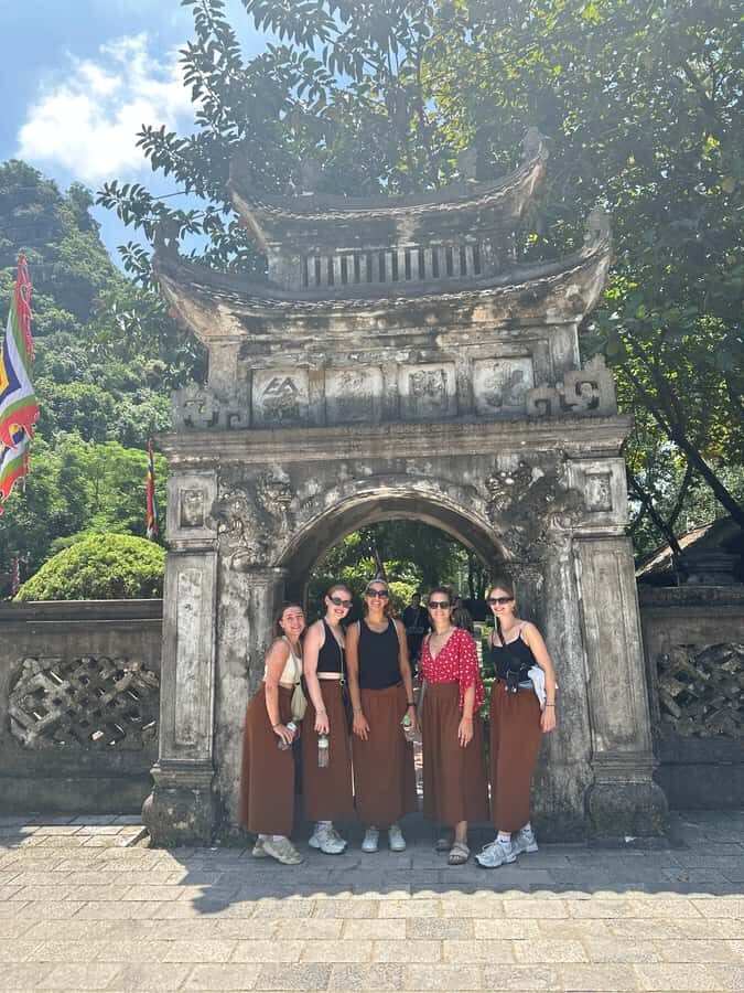 Ninh binh: Trang An, Bai Dinh Pagoda and Hang Mua Day Trip - Exploring Ninh Binh’s Natural Wonders