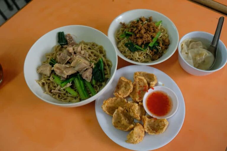 North Jakarta's Hidden Bakmi Tour A Locals Secret Spots - Why Choose This Tour?