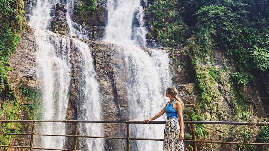 Nuwara Eliya: Ambuluwawa Tower Tuk-Tuk Ride with Driver - Visiting Blue Field Tea Center