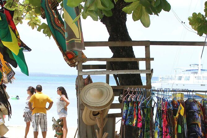 Ocho Rios Catamaran: Dunn's River Falls, Snorkeling & Open Bar - Snorkeling at the Coral Reef