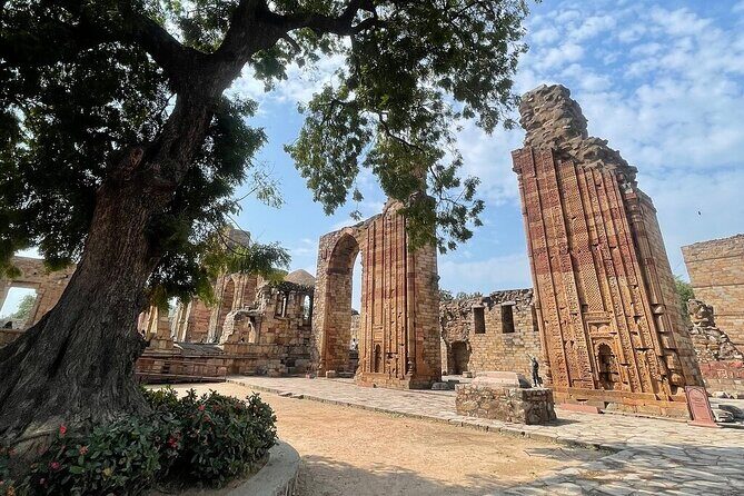 Old and New Delhi Private Full Day Tour - Expert Guided Service - Practical Aspects and What to Expect