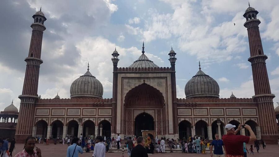 Old Delhi Tour on Luxurious Rickshaw with Wireless Headset - Who is This Tour Best For?