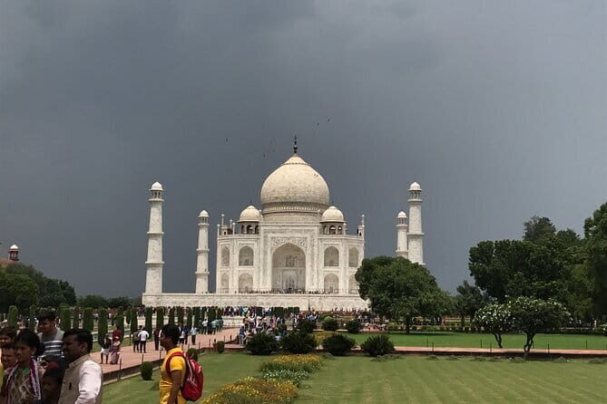 One-Day Private Taj Mahal Tour From Mumbai - How the Tour Works: An In-Depth Look