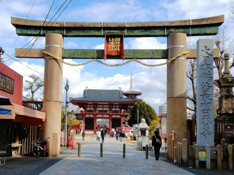 Osaka Castle & Temples Walk Tour + Multilingual Audio Guide - Authentic Experiences and Personal Touches