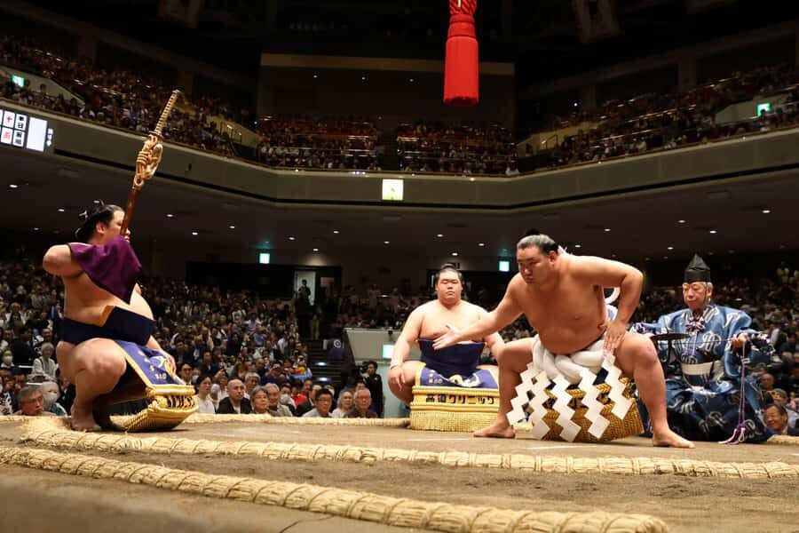 Osaka: Sumo Tournament Tickets with English Guide - The Itinerary in Detail