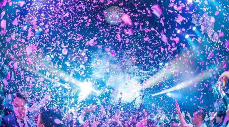 Osaka Umeda: OWL Nightclub Admission Ticket (For Foreign) - The Venue and Atmosphere