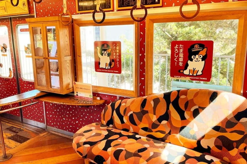 Osaka: Wakayama Cat Train, Seafood market, Hot Springs Tour - Seafood Market and Tuna Show: A Culinary Wonder