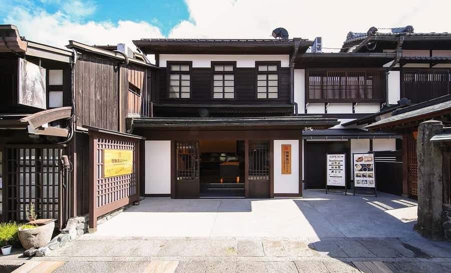 Osaka3-day trip from Osaka to Shirakawa-go - What to Expect from the Tour Experience