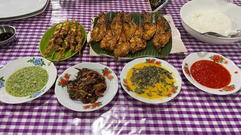 Padang: 3-Day Bukittinggi Tour with Meals and Hotel - Exploring Bukittinggi’s Historic and Natural Wonders