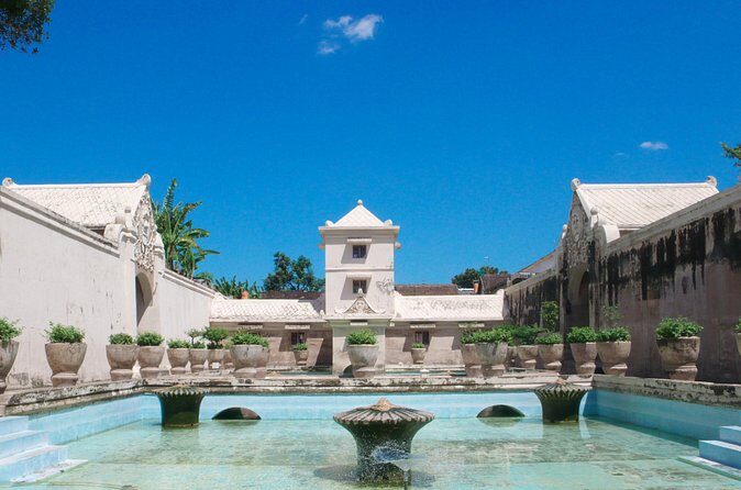 Palace Becak Tour in Yogyakarta - Exploring Yogyakarta in a Becak: A Deep Dive