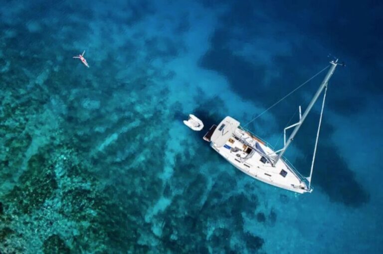 Palawan: Private Sailing Yacht Cruise in El Nido - The Vessel & Comfort