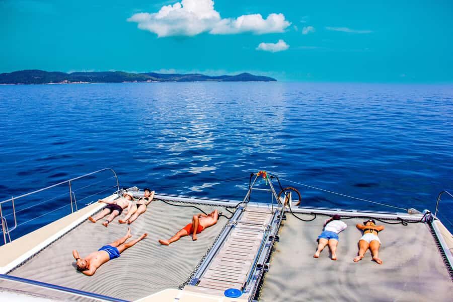 Pattaya: Exclusive 3-Island Catamaran Tour with Buffet Lunch - The Overall Experience