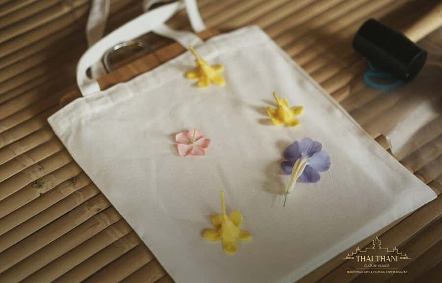 Pattaya: Thai Thani Cultural Village Bag Designing Workshop - What is the Thai Thani Cultural Village Bag Designing Workshop?