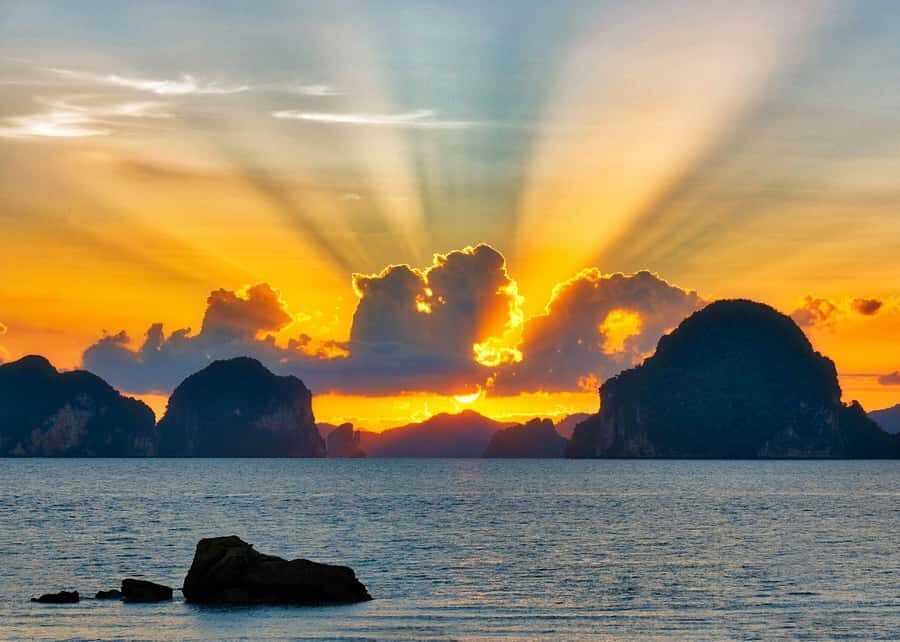 Phi Phi & 4 Islands Sunset tour + Bioluminescent Planktons - The Itinerary Breakdown: What to Expect