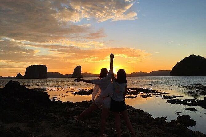 Phi Phi and 4 Islands sunset tour plus BBQ Dinner and Plankton - What You Need to Know About the Experience