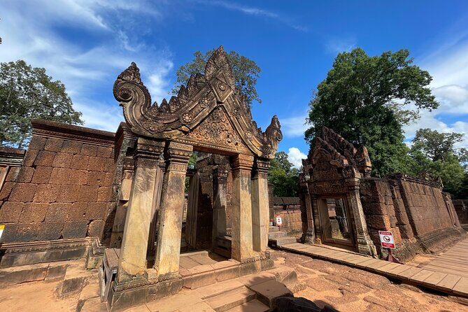 Phnom Kulen Waterfall and Banteay Srei Temple Tour from Siem Reap - The Sacred and Spiritual: Preah Ang Thom and the Reclining Buddha