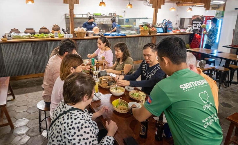 Phnom Penh: Evening Food Tour with Drinks & Tuk Tuk Included - The Itinerary Breakdown: What You Can Expect