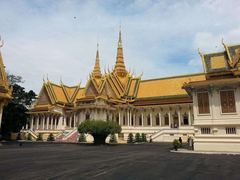 Phnom Penh: Full-Day City Tour with Experienced Tour Guide - Who Should Take This Tour?