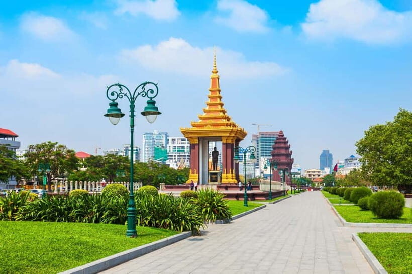 Phnom Penh: Instagram Day Tour - Transportation and Group Size