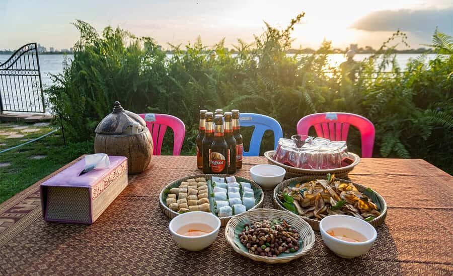 Phnom Penh Silk Island Sunset Bike Tour / E-Bike or Tuk Tuk - What You Can Expect in Detail