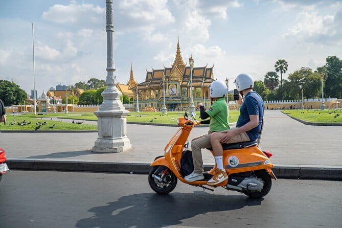 Phnom Penh Vespa City Tour and Sunset Boat with drinks - Who Is This Tour Best For?