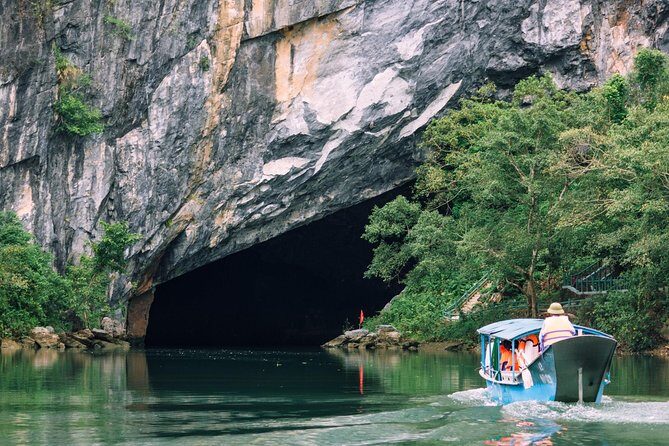 PHONG NHA CAVE- PARADISE CAVE FULL DAY FROM DONG HOI or PHONG NHA - Practical Details and Considerations