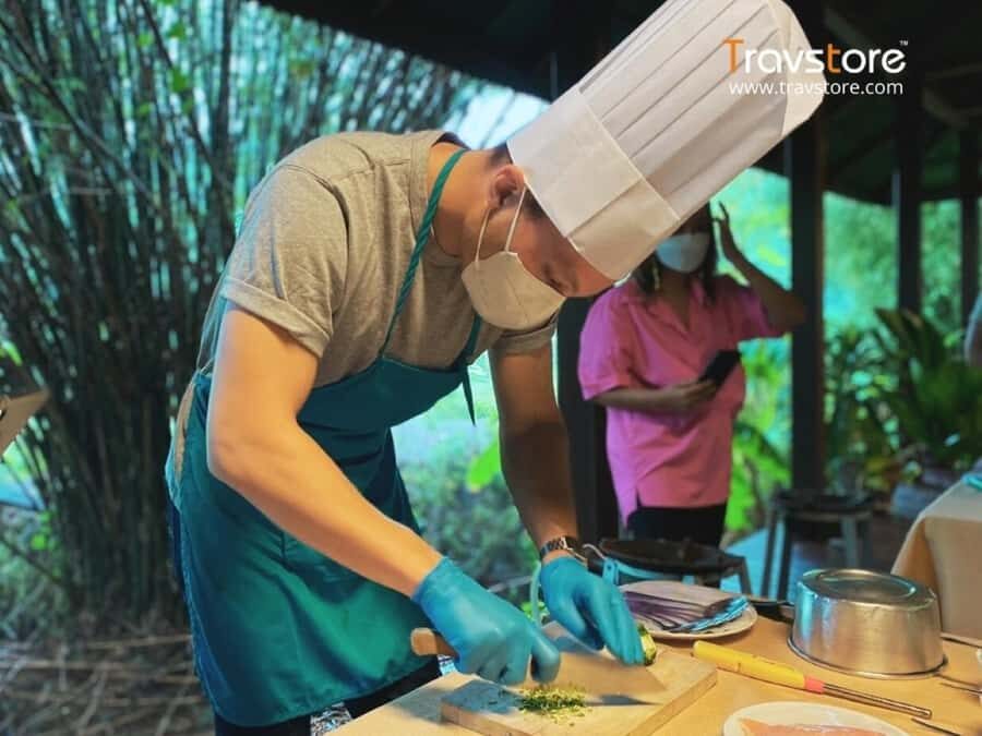 Phuket: Hands-On Thai Cooking Experience - Who Should Consider This Tour?